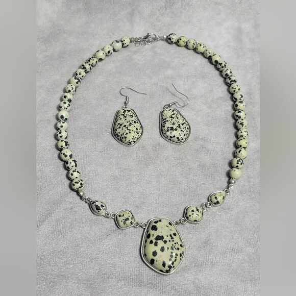 Dalmatian Jasper Earrings and Pendant Necklace - Picture 2 of 15